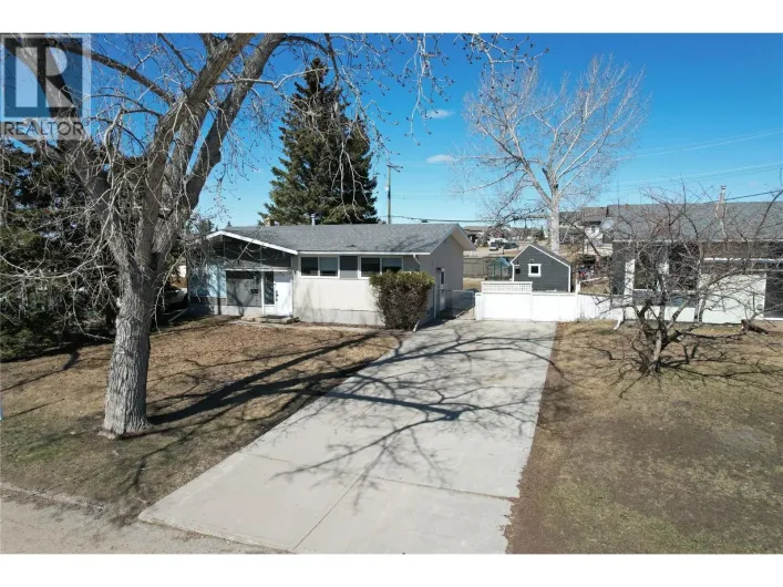 1916 90 Avenue, Dawson Creek