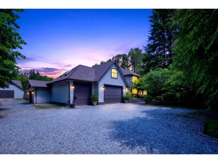 19185 90 AVENUE, Surrey