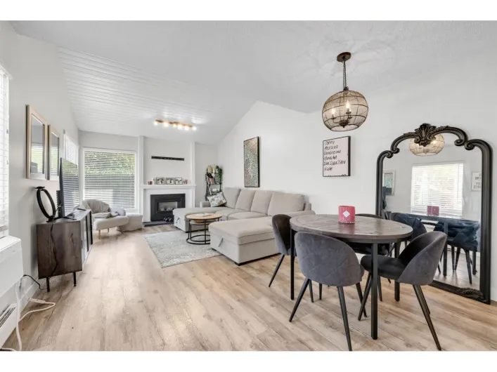 19211 FAIRWAY DRIVE, Surrey