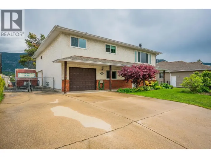 1923 Riverside Crescent, Castlegar