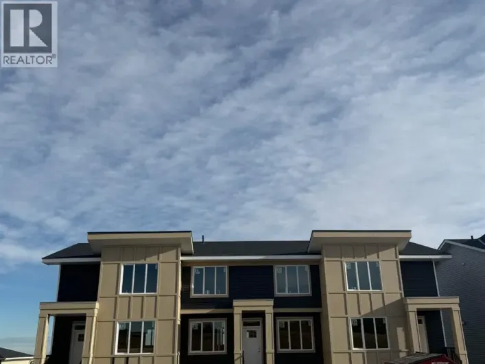 1927 1929 1931 McCaskill Drive, Crossfield