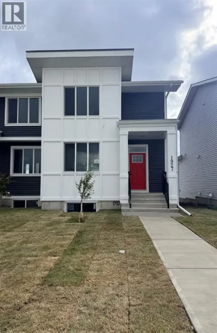1927 McCaskill Drive, Crossfield