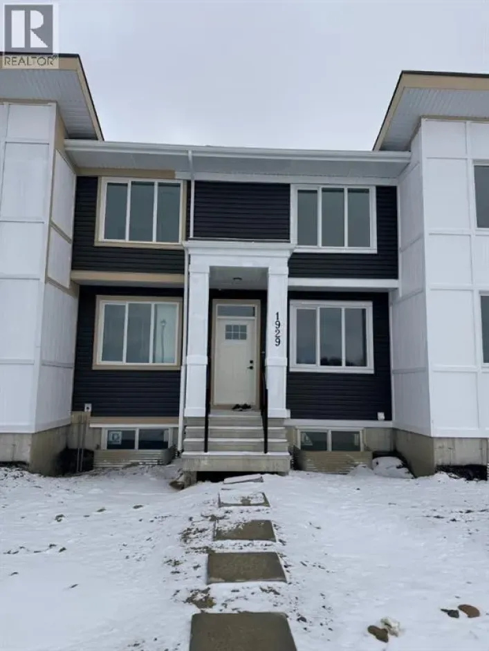 1929 McCaskill Drive, Crossfield