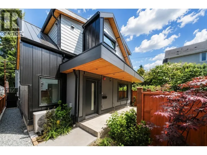 1933 E 4TH AVENUE, Vancouver