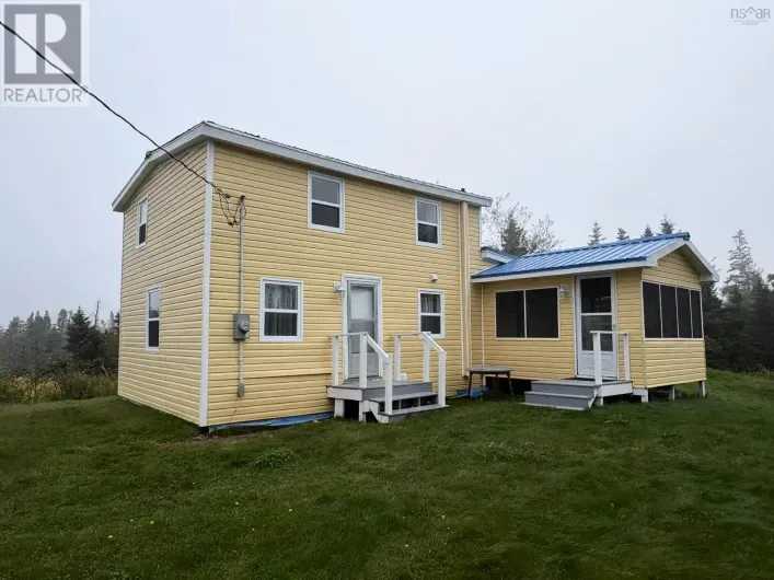 House for sale: 1933 West Ship Harbour Road, Debaies Cove