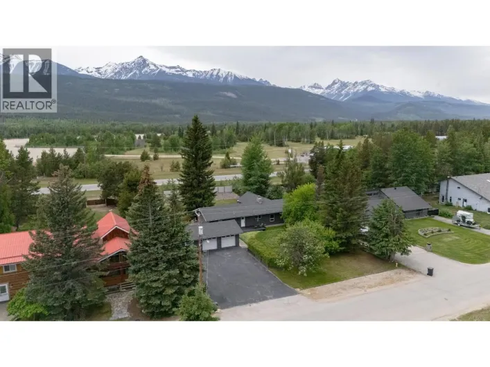 1934 CRANBERRY PLACE, Valemount