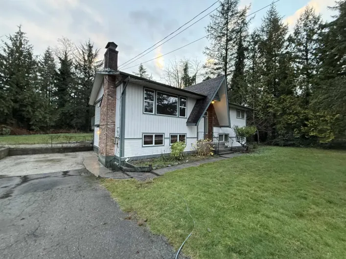 House for rent: 19371 76 AVENUE, Surrey