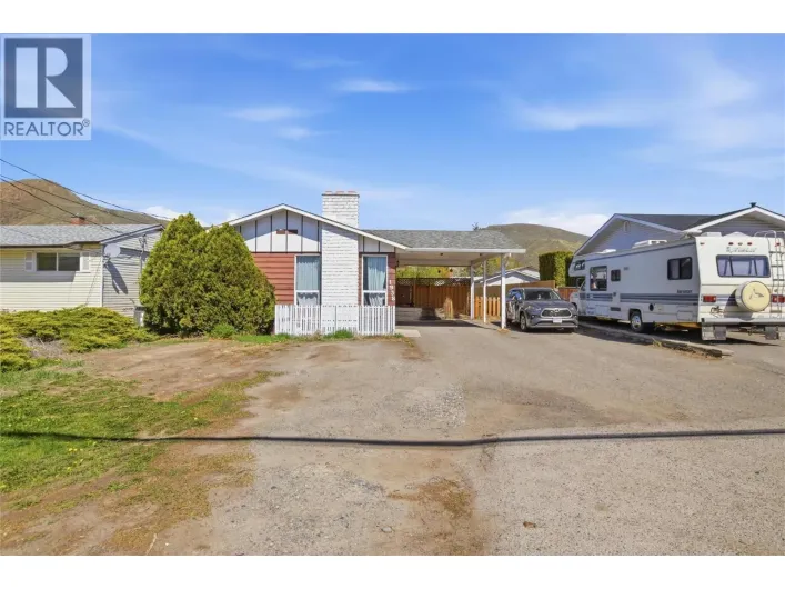 House for sale: 1938 PARKCREST Avenue, Kamloops
