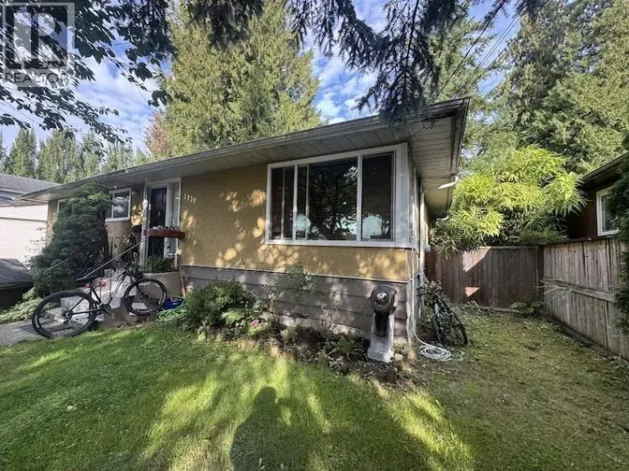 1939 WESTMINSTER AVENUE, Port Coquitlam