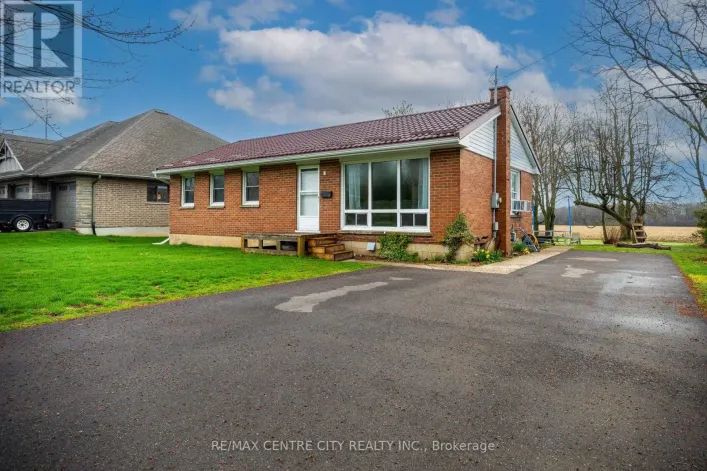 194 CENTENNIAL AVENUE, Central Elgin