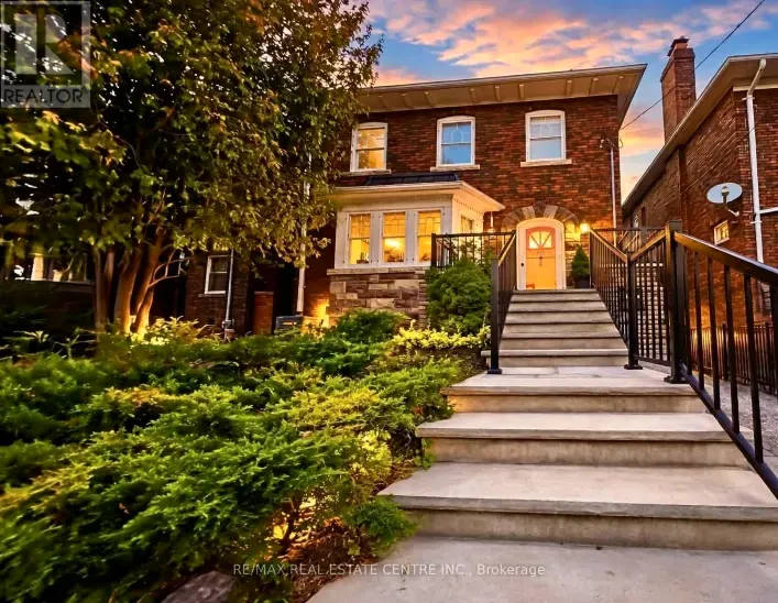 194 LAWRENCE AVENUE E, Toronto