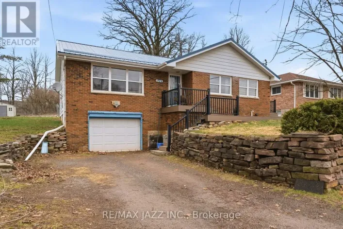 194 ST LAWRENCE STREET W, Centre Hastings