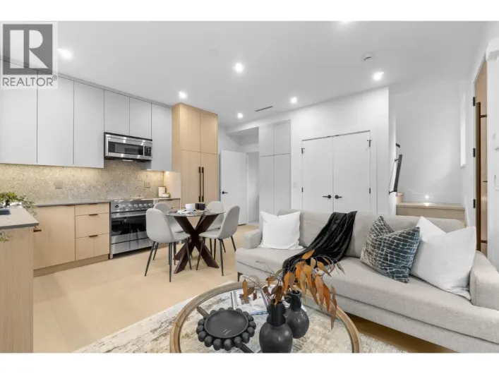 1947 E 13TH AVENUE, Vancouver