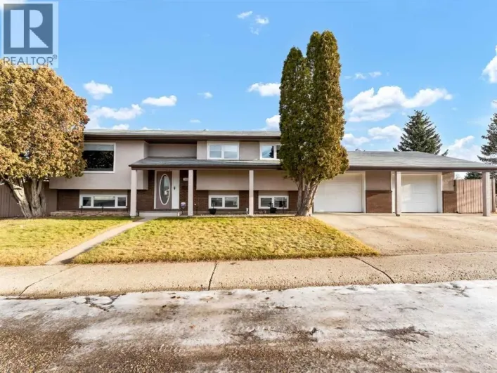 1949 5 Avenue NE, Medicine Hat