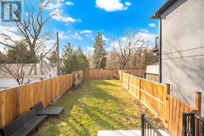 195 DANFORTH ROAD, Toronto
