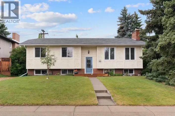 195 Lake Wapta Rise SE, Calgary