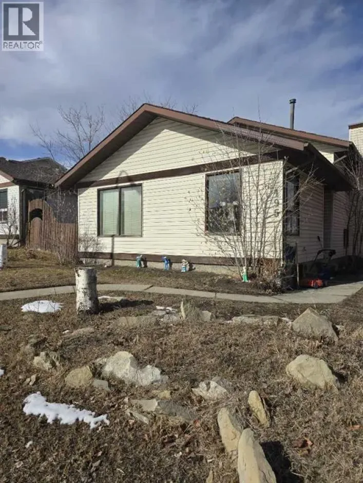 195 Shawglen Road SW, Calgary
