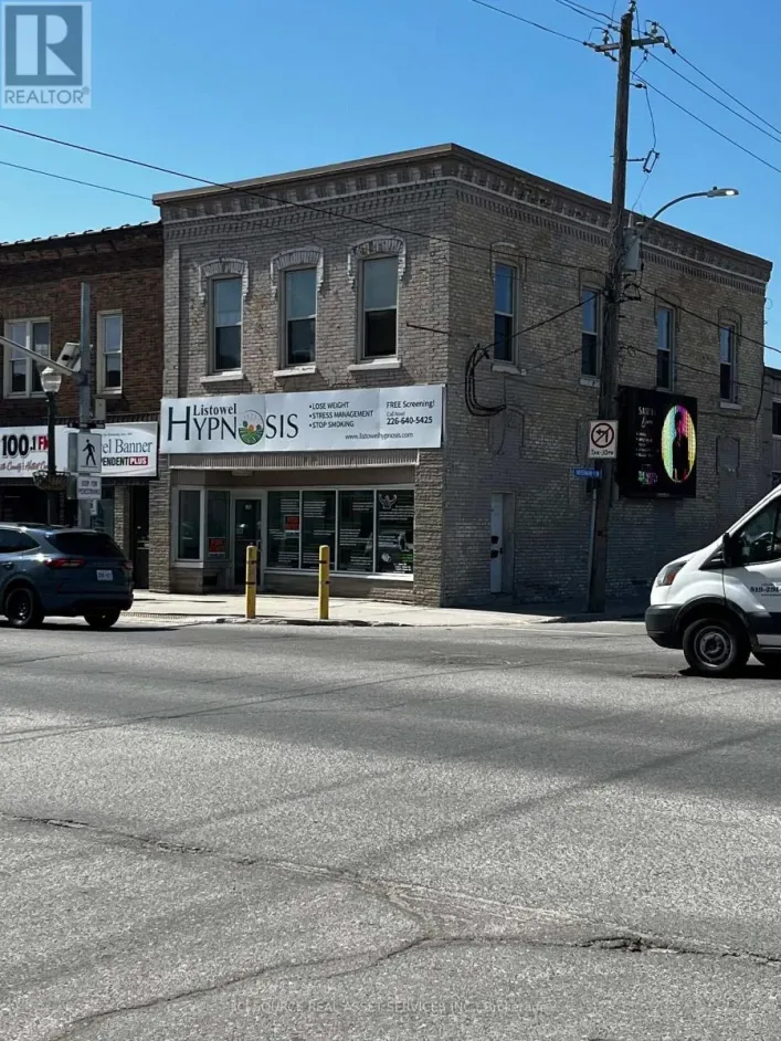 195 WALLACE AVENUE N, North Perth