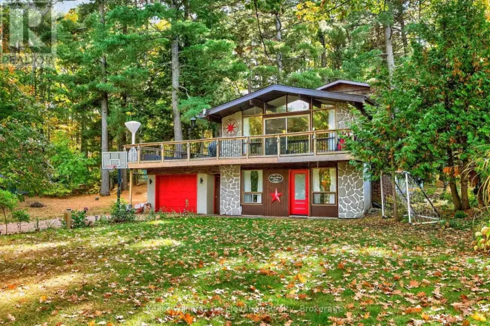 1950 CHAMPLAIN ROAD, Tiny