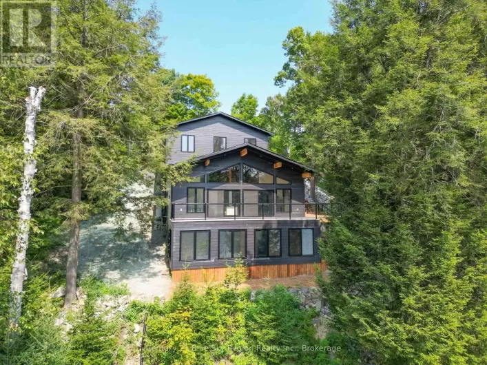 1951 E PENINSULA ROAD, North Bay