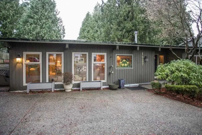 1957 127A STREET, Surrey