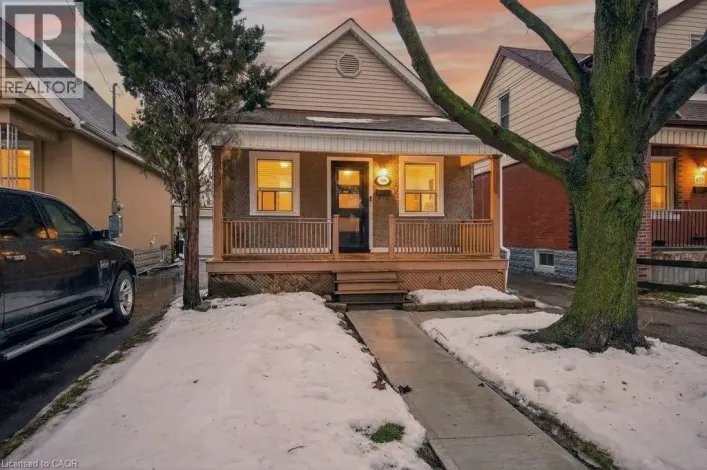 196 PALING Avenue, Hamilton