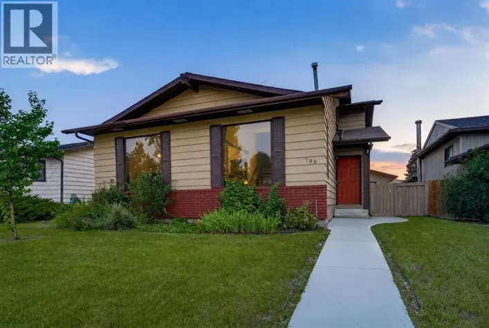 196 Suncrest Way SE, Calgary