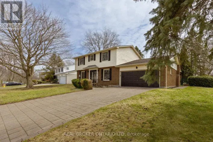 196 WYCHWOOD PARK, London North