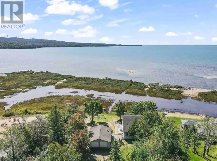 1966 Pineshores RD, Goulais River