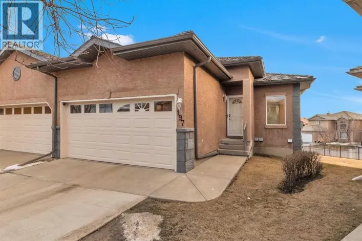 197 Royal Crest View NW, Calgary