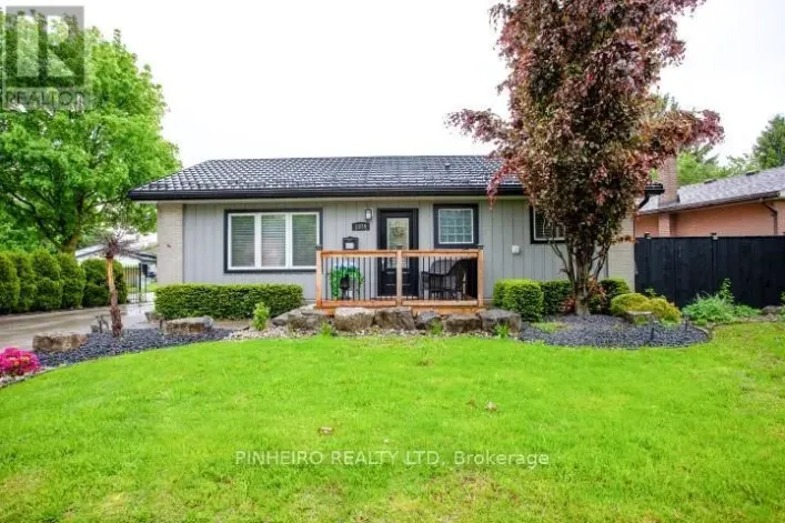 1975 ROYAL CRESCENT, London East