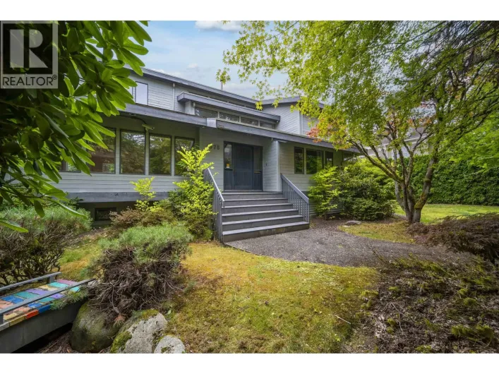 1975 W 18TH AVENUE, Vancouver
