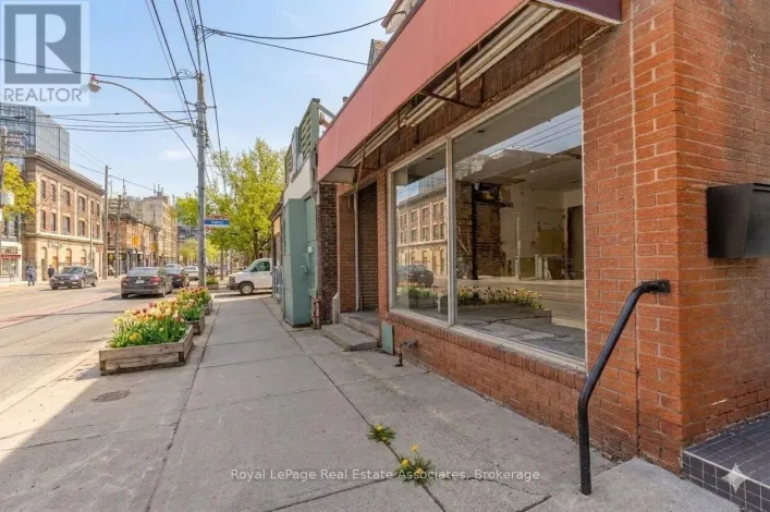 198 BATHURST STREET, Toronto