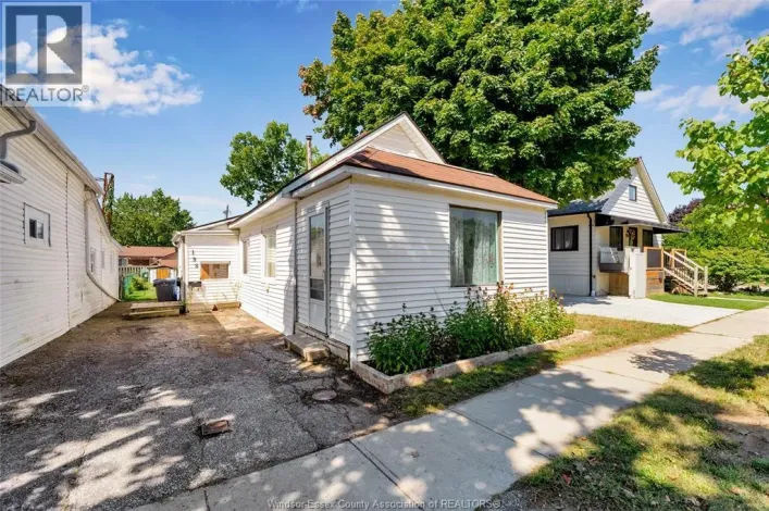 198 BROCK, Amherstburg