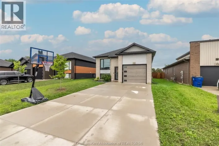 198 Moonstone CRESCENT, Chatham