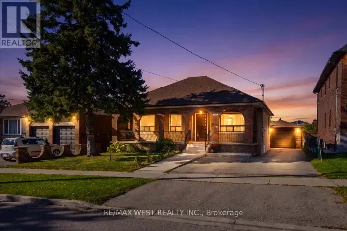 198 RUSTIC ROAD, Toronto