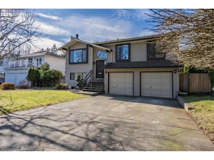 1981 158A STREET, Surrey