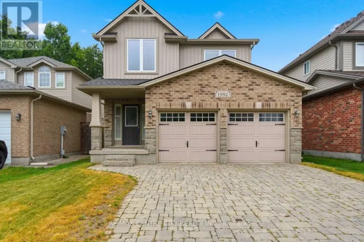 1982 DENVIEW AVENUE, London North