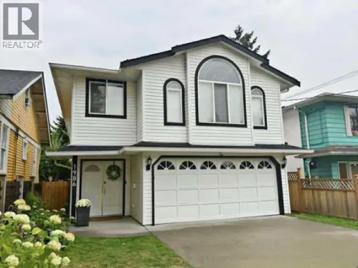 1986 FRASER AVENUE, Port Coquitlam