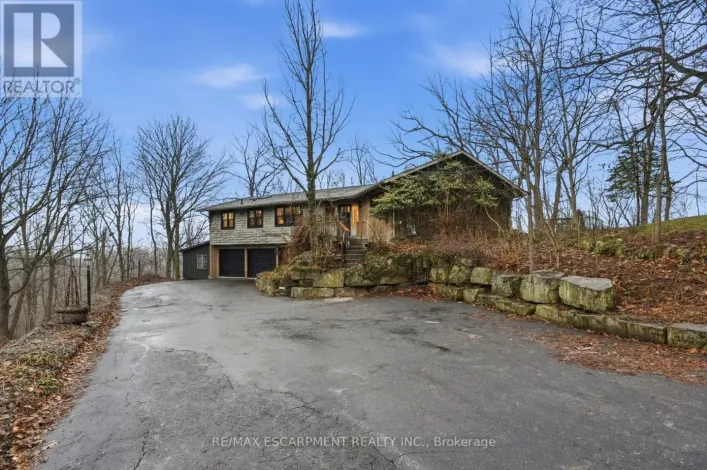 1987 SNAKE ROAD, Burlington