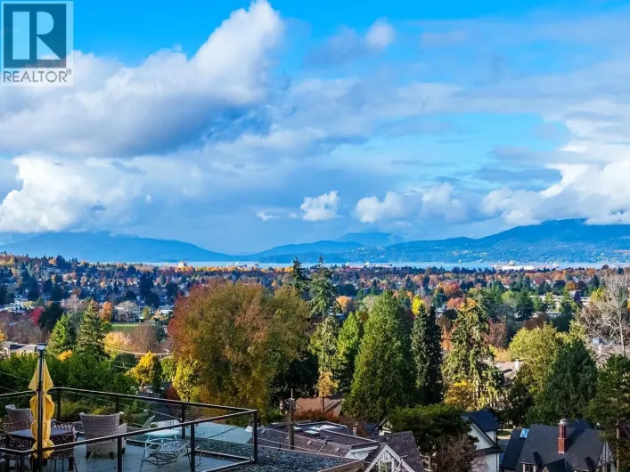 1987 W 35TH AVENUE, Vancouver