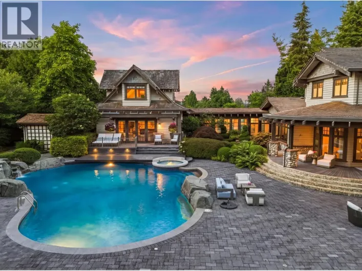 1988 DRUMMOND DRIVE, Vancouver