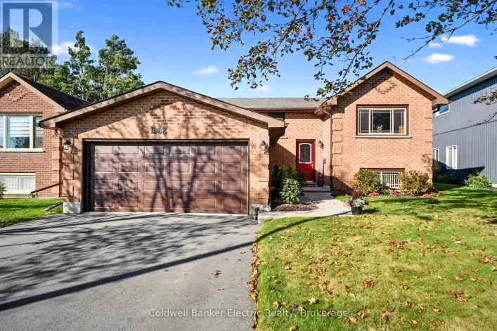 1988 MAPLERIDGE DRIVE, Peterborough