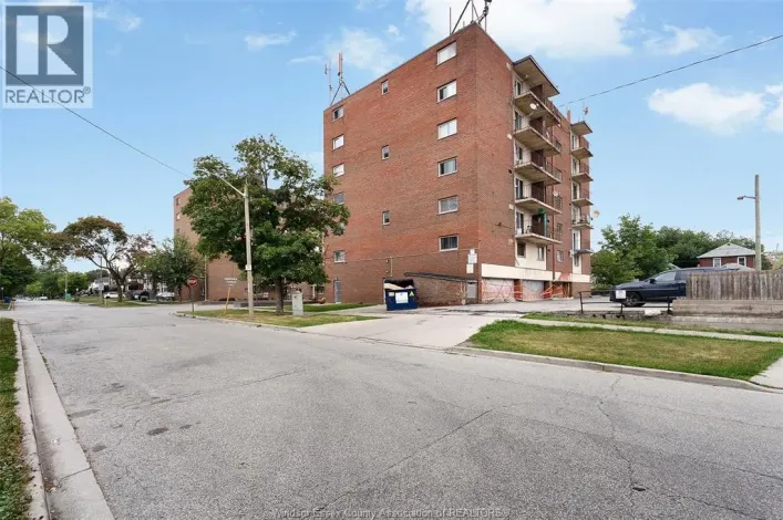1989 WYANDOTTE STREET West Unit# 101, Windsor