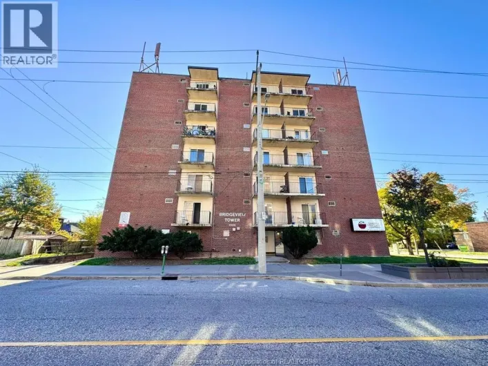 1989 WYANDOTTE STREET West Unit# 704, Windsor