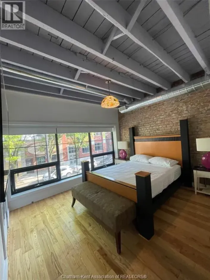 199 King STREET West, Chatham