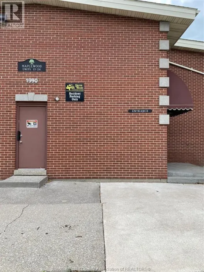 1990 COLUMBIA COURT Unit# 13, Windsor