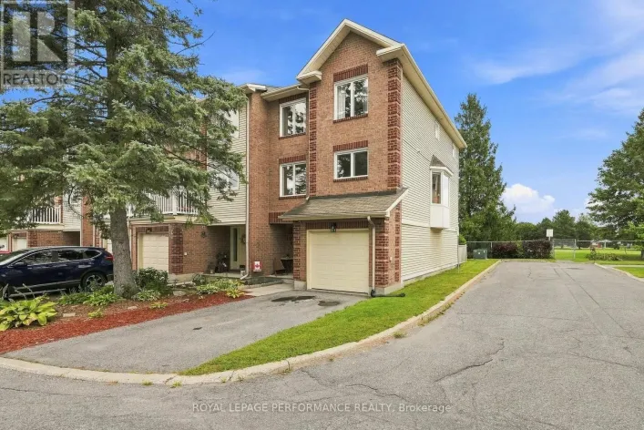 1992 SUMMERFIELDS CRESCENT, Ottawa