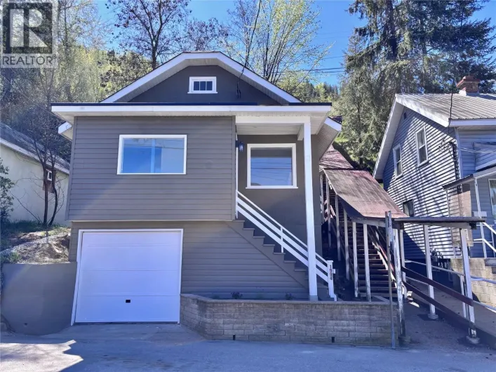 1994 Topping Street, Trail