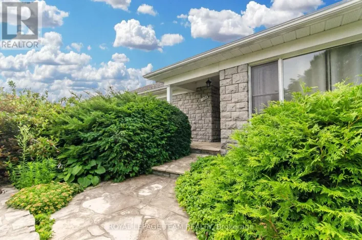 1996 CEDAR LANE TERRACE, Ottawa
